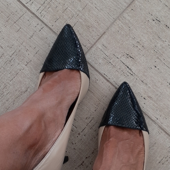 Cream and Black Leather Heel - Picture 3 of 8